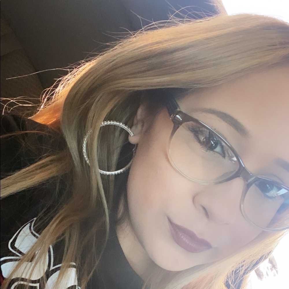 Meet your Posher, Ashley